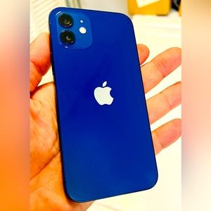 iPhone 12 - 64gbgb - Blue - Unlocked